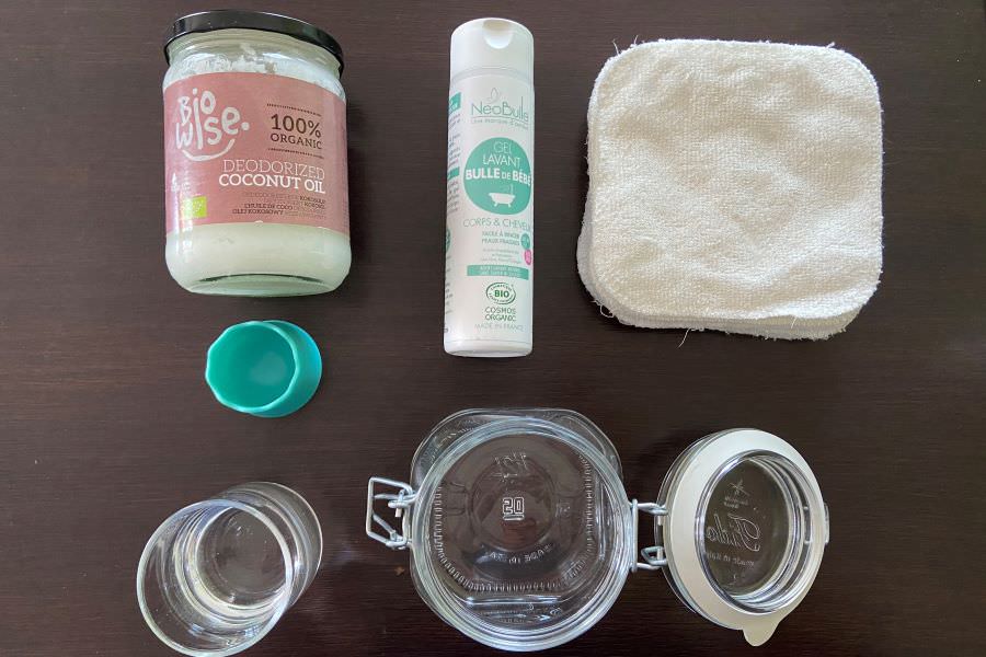 Matériel lingettes débarbouillettes